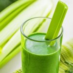 desea-rejuvenecer-tomese-un-jugo-de-apio