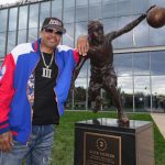 pequena-estatua-de-allen-iverson-molesta-a-los-fanaticos