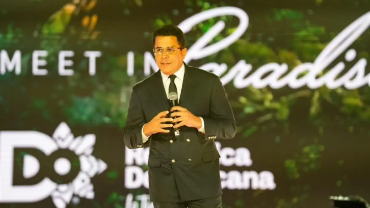 Abinader-impulsa-el-crecimiento-del-turismo-dominicano-segun-Collado.webp