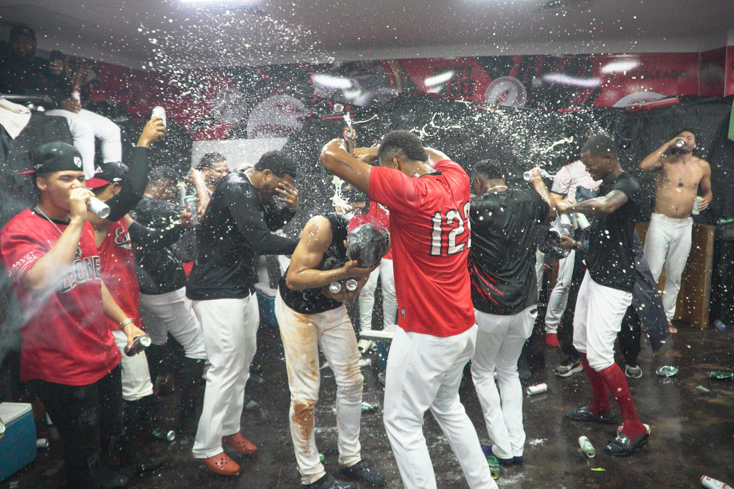 Celebracion-Leones-del-Escogido-4-scaled.jpeg