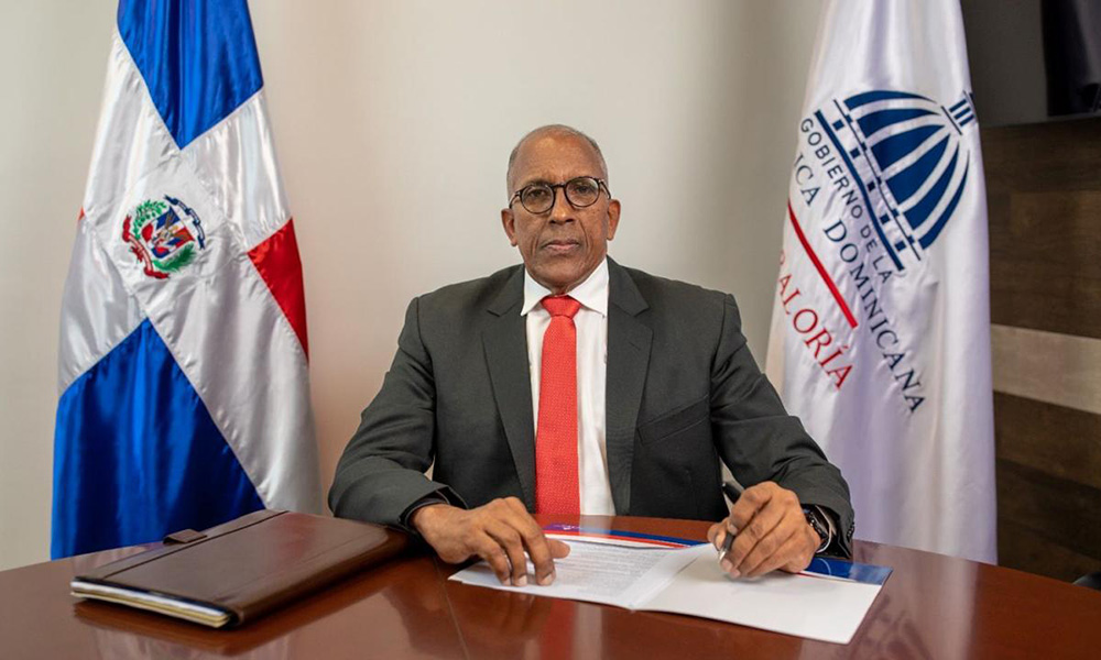 Contralor-general-Felix-Santana.jpg