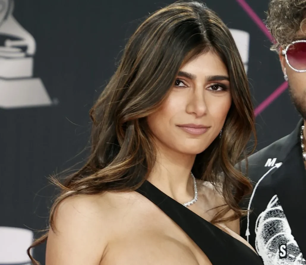 despiden-a-mia-khalifa-de-playboy-por-apoyar-a-palestina