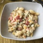 ensalada-de-pasta-con-guisantes-y-tocino
