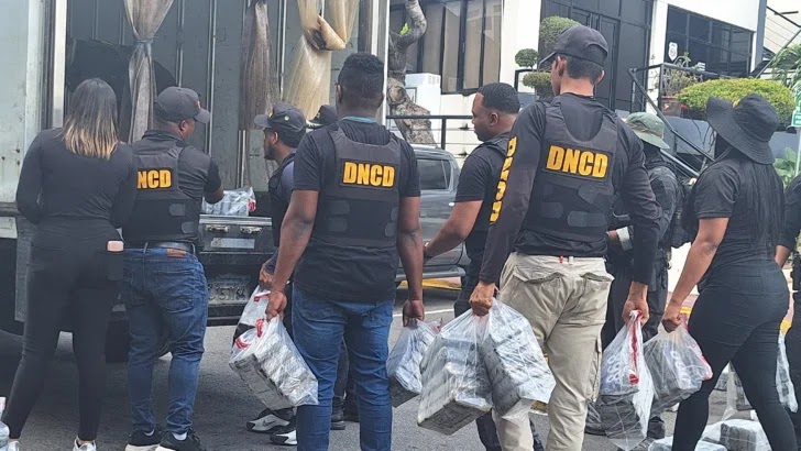 DNCD-revela-necesito-15-horas-de-seguimiento-para-decomisar-2049-paquetes-de-presumible-cocaina-en-a.jpeg