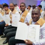 Participantes-con-sus-certificados-Infotep-.jpg