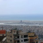 Vista general de edificios residenciales durante un día lluvioso en un suburbio al sur de Beirut, cerca del Aeropuerto Internacional Beirut-Rafik Hariri.