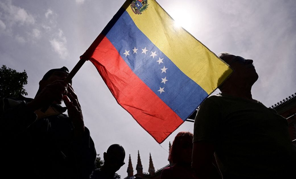 2026-01-03t174714z-952841278-rc2rtiaqv4qw-rtrmadp-3-usa-venezuela-explosions-elcaribe-wa-og.jpg
