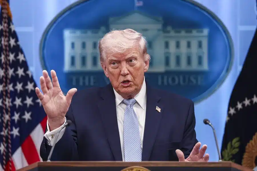 Donald_Trump-3.webp.webp