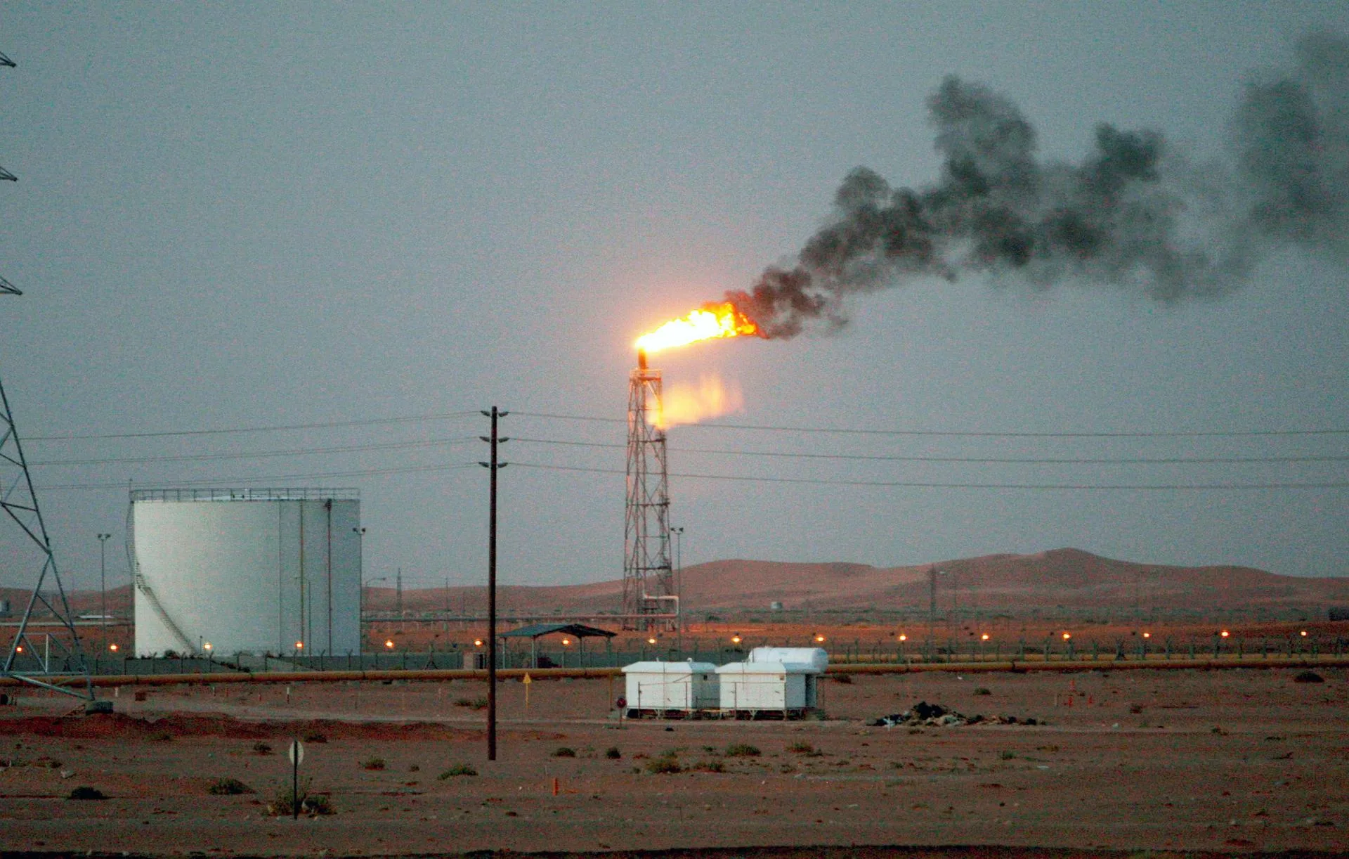 Mueren-14-personas-al-estrellarse-un-helicoptero-de-la-petrolera-Aramco-en-Arabia-Saudi.webp.webp