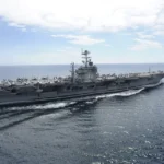 Buque de guerra de Estados Unidos en el estrecho de Ormuz.