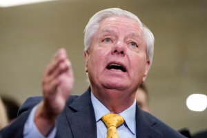 Reconocido por su extensa trayectoria legislativa, Graham ocupó una banca clave en el Senado durante más de dos décadas (REUTERS/Elizabeth Frantz).