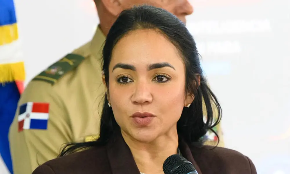 Ministra-de-Interior-y-Policia-Faride-Raful-2.jpg.webp.webp