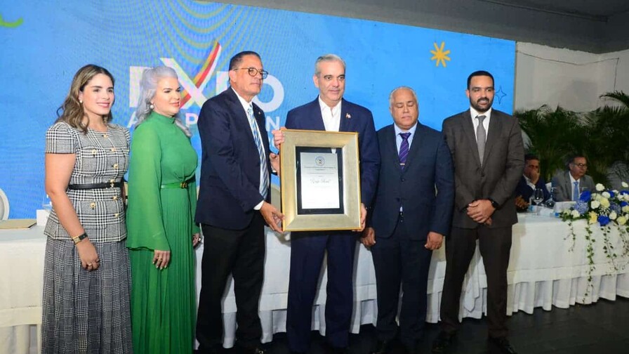 abinader-resalta-retos-crecimiento-economico-en-expo-amaprosan-2026-b408eef7-focus-0-0-896-504.jpg