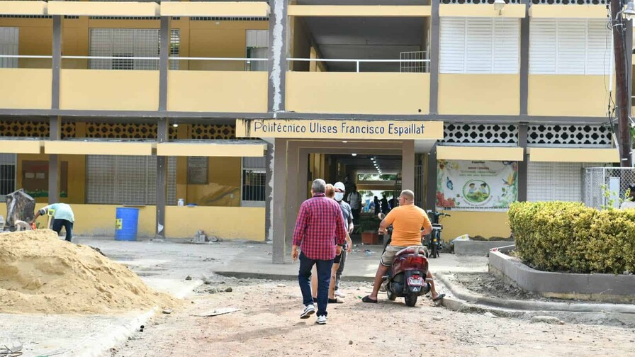 11-centros-educativos-en-santiago-no-inician-el-ano-escolar-a5b34f21-focus-0-0-896-504.jpg