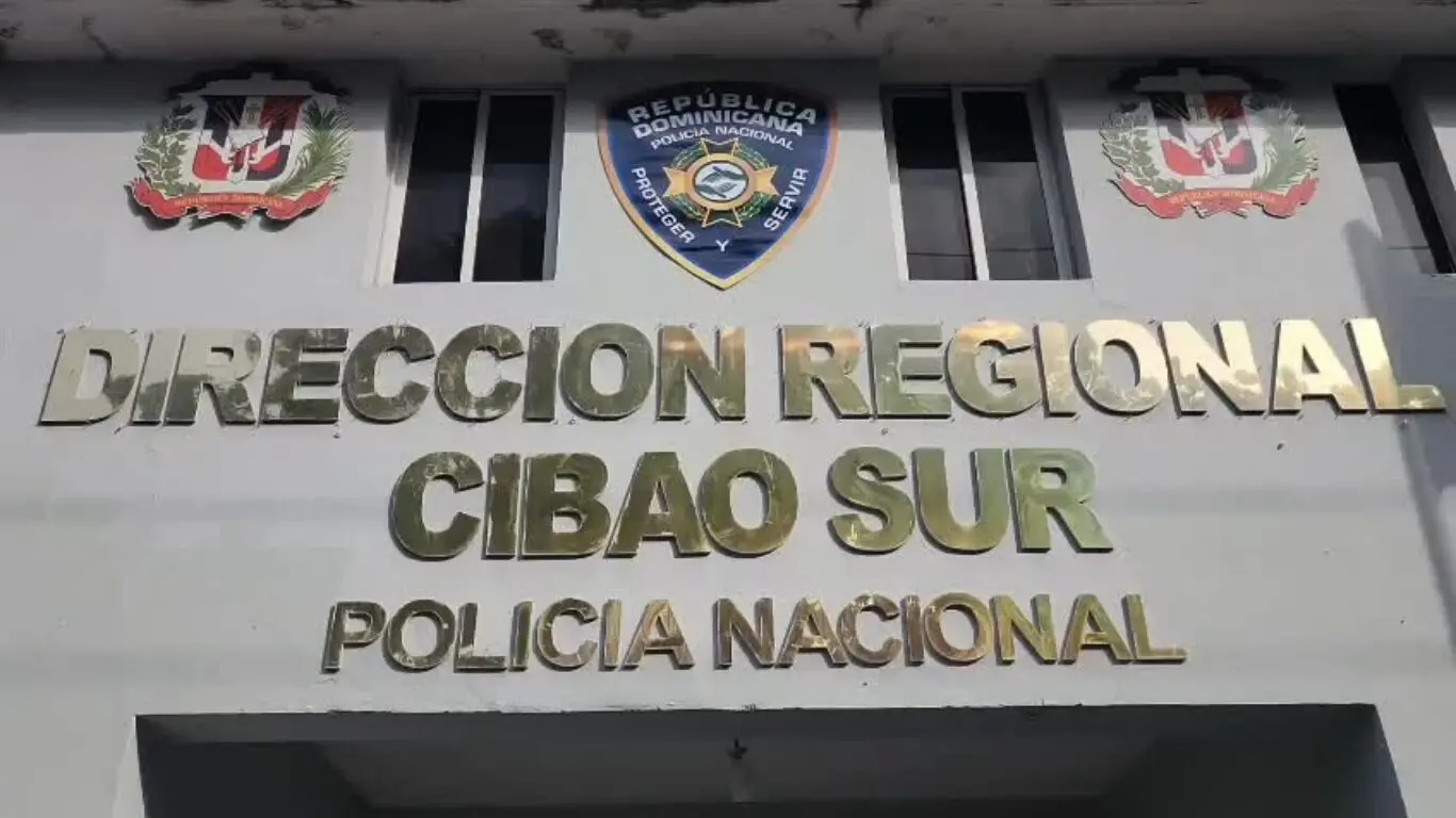 DGII-recibe-el-Buzon-Fisico-de-Denuncias-Ciudadanas-por-la-DIGEIG-4.jpg.webp.webp