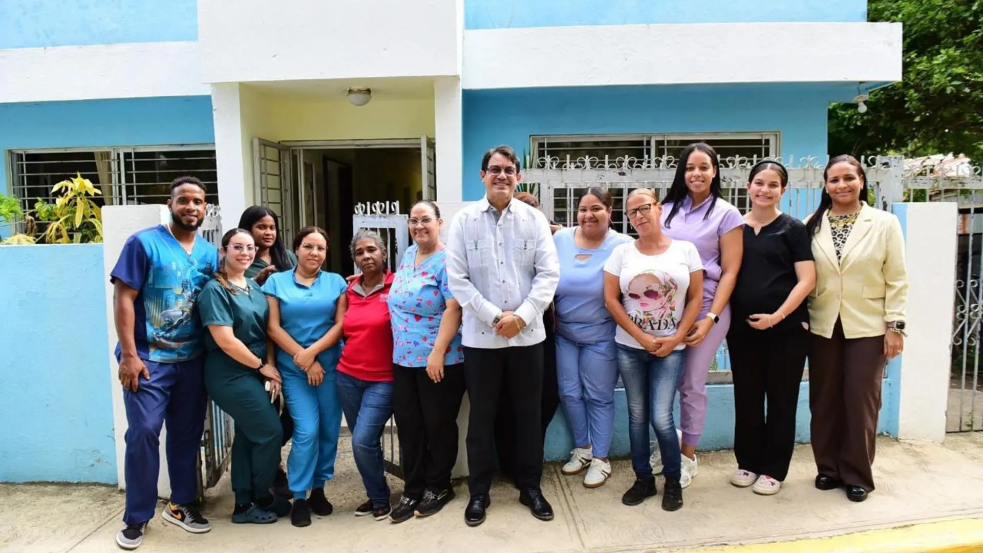 Presentacion-Resumen-de-Proyecto-Alegre-Naranja-Rosa-21.jpg.webp.webp