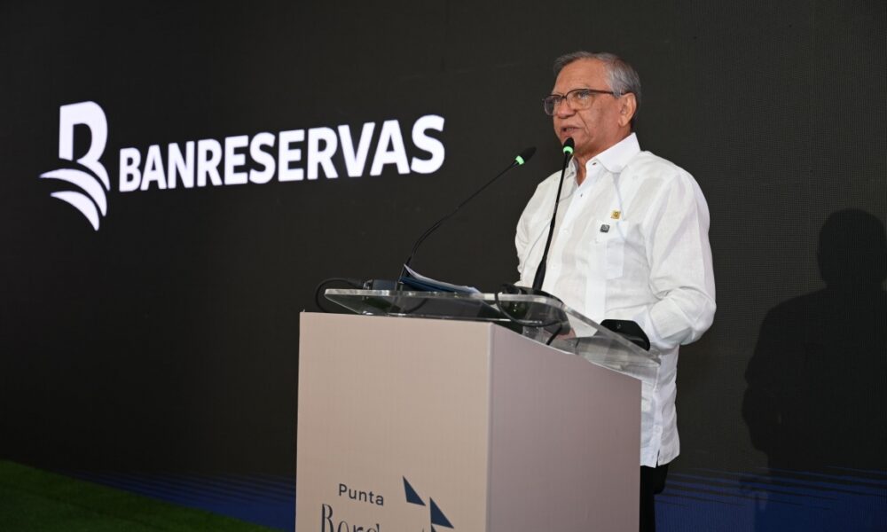 doctor-leonardo-aguilera-presidente-ejecutivo-de-banreservas-durante-la-apertura-del-welcome-center.jpeg