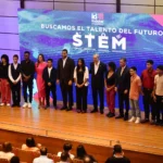 el-presidente-luis-Abinader-encabeza-el-acto-de-los-premio-buscanndo-el-talento-04-08-26-felix-de-la.webp