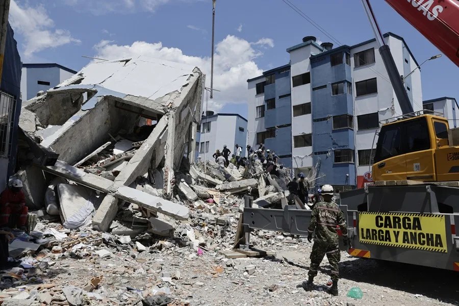 De la Espriella visita Pereira, una de las ciudades más afectadas por el terremoto